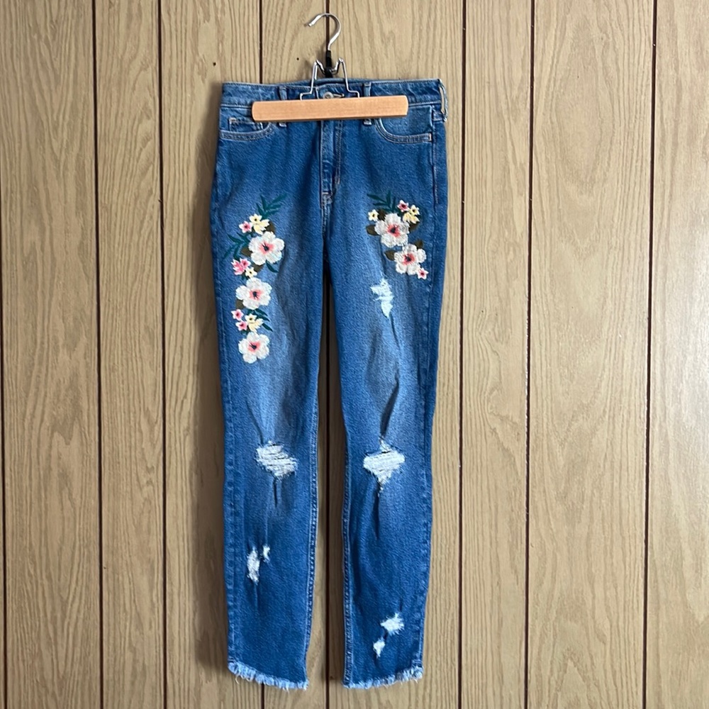 Floral embroidered high rise cropped jeans